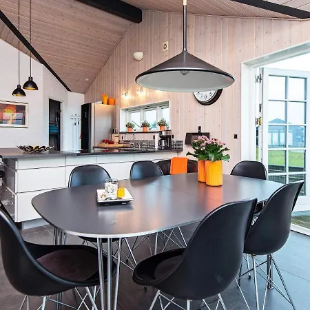 6 Person Holiday In Juelsminde *